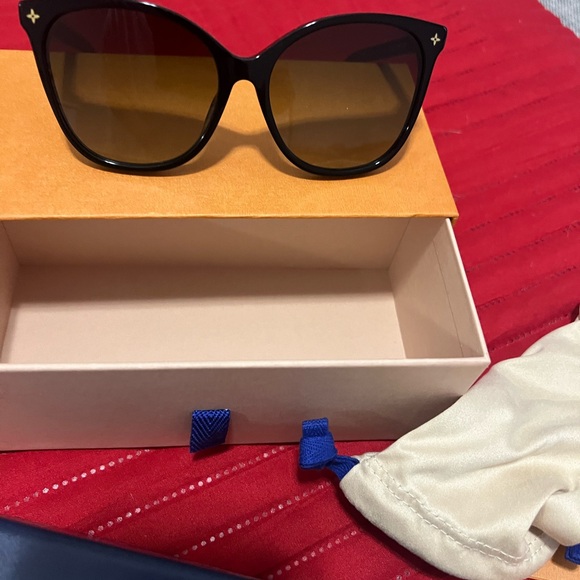 My monogram cat eye sunglasses Louis Vuitton - Picture 2 of 10